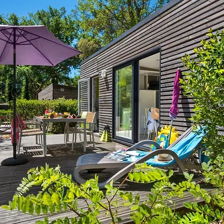 Camping-village Les Deux Etangs Campsite 4*