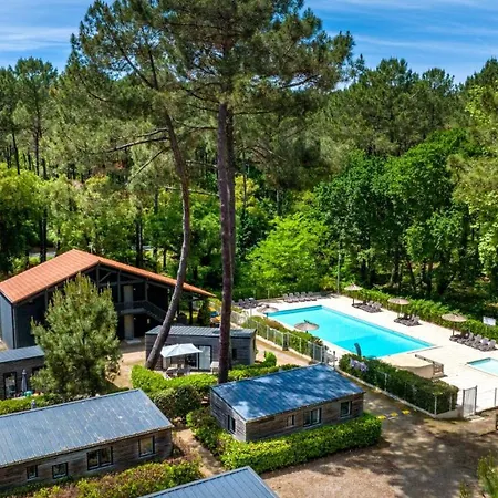 Camping-village Les Deux Etangs 4*