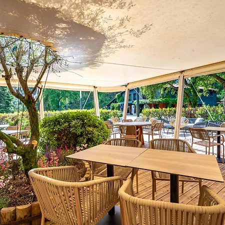 Camping-village Les Deux Etangs Camping 4*