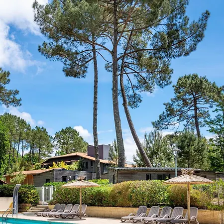 Camping-village Les Deux Etangs 4*