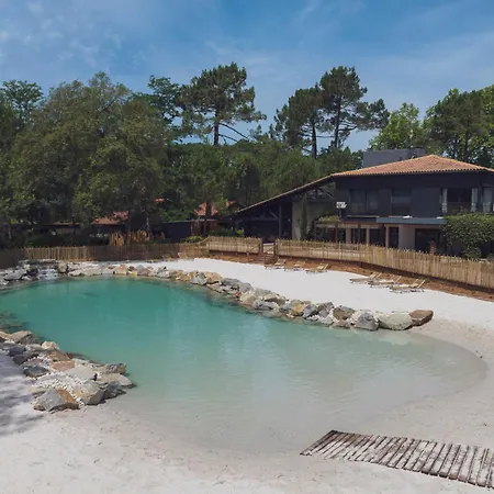 Bonjour Sauvage Parque de Campismo 4*
